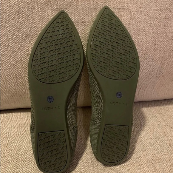 Rothys EUC Retired Green Safari Size 9 - Picture 3 of 5